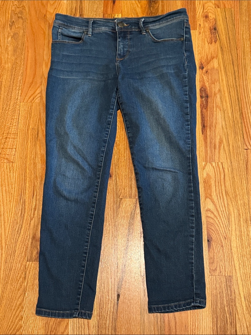 Free People size 6 Women’s Dark Blue Stretch Slim Jeans